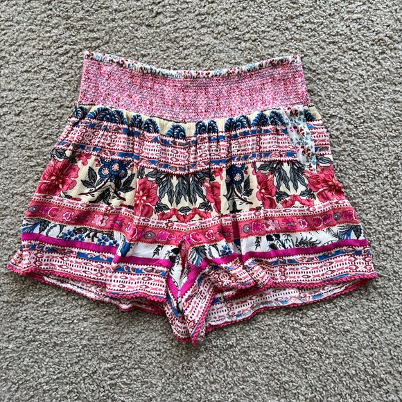 Women’s fashion/bohemian shorts - Picture 1 of 2